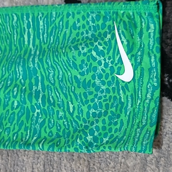 NIKE PRO LEOPARD PRINT SWOOSH LOGO LEGGINGS - Picture 2 of 10